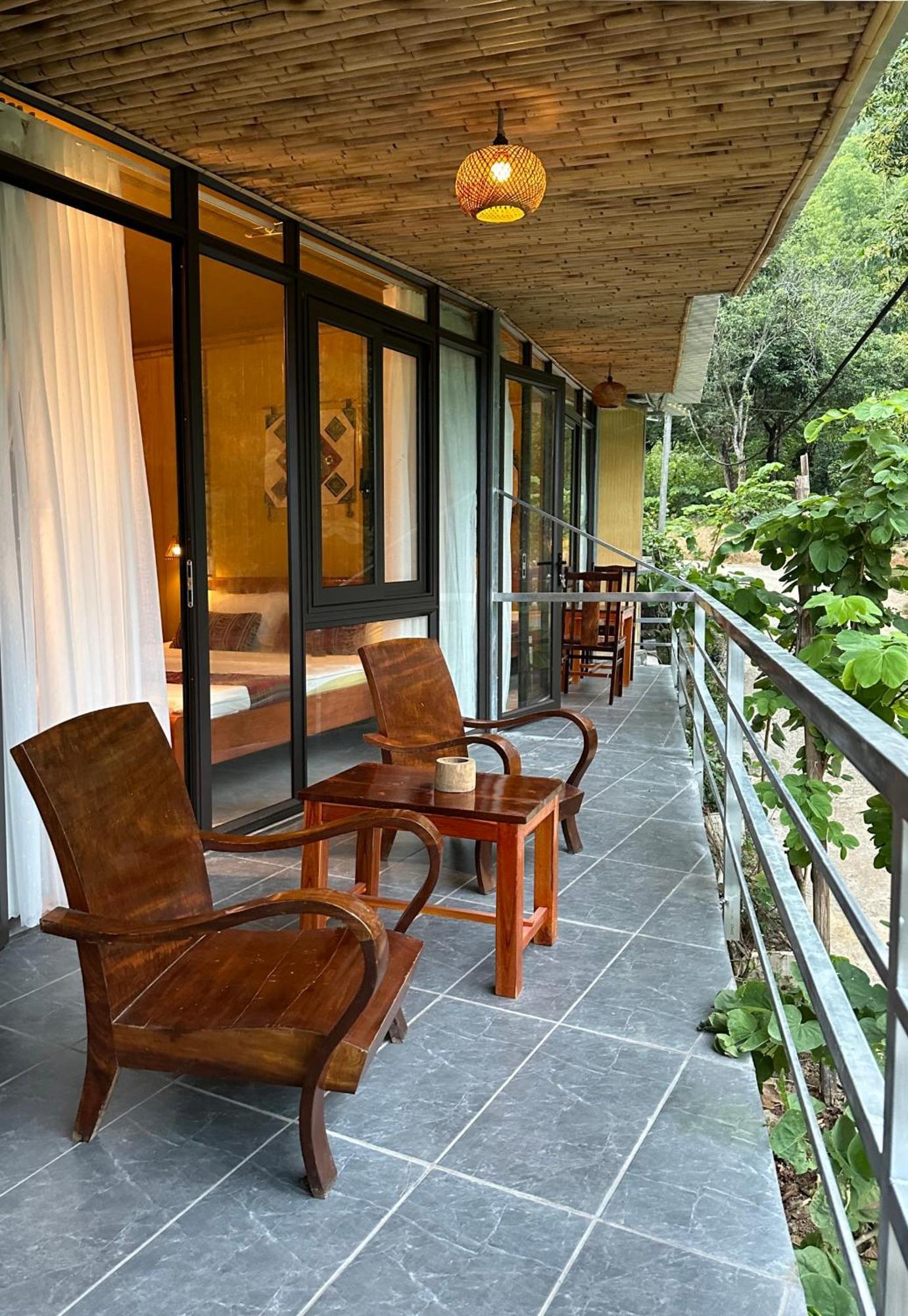 Nha Tan - Mai Chau Homestay And Tours Exteriör bild