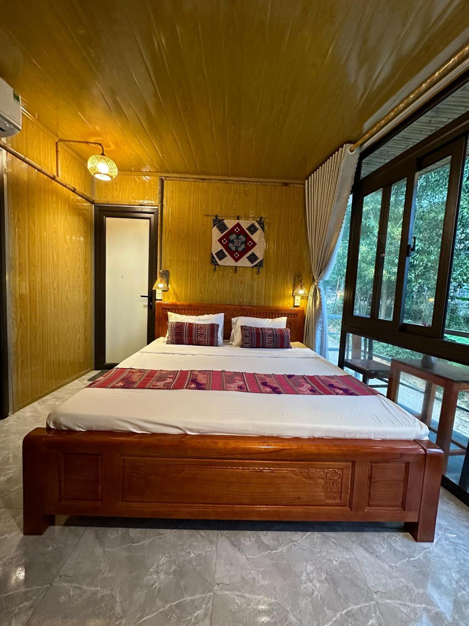 Nha Tan - Mai Chau Homestay And Tours Exteriör bild