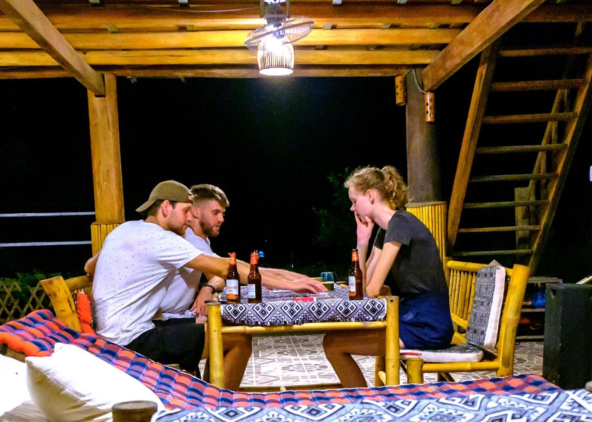 Nha Tan - Mai Chau Homestay And Tours Exteriör bild