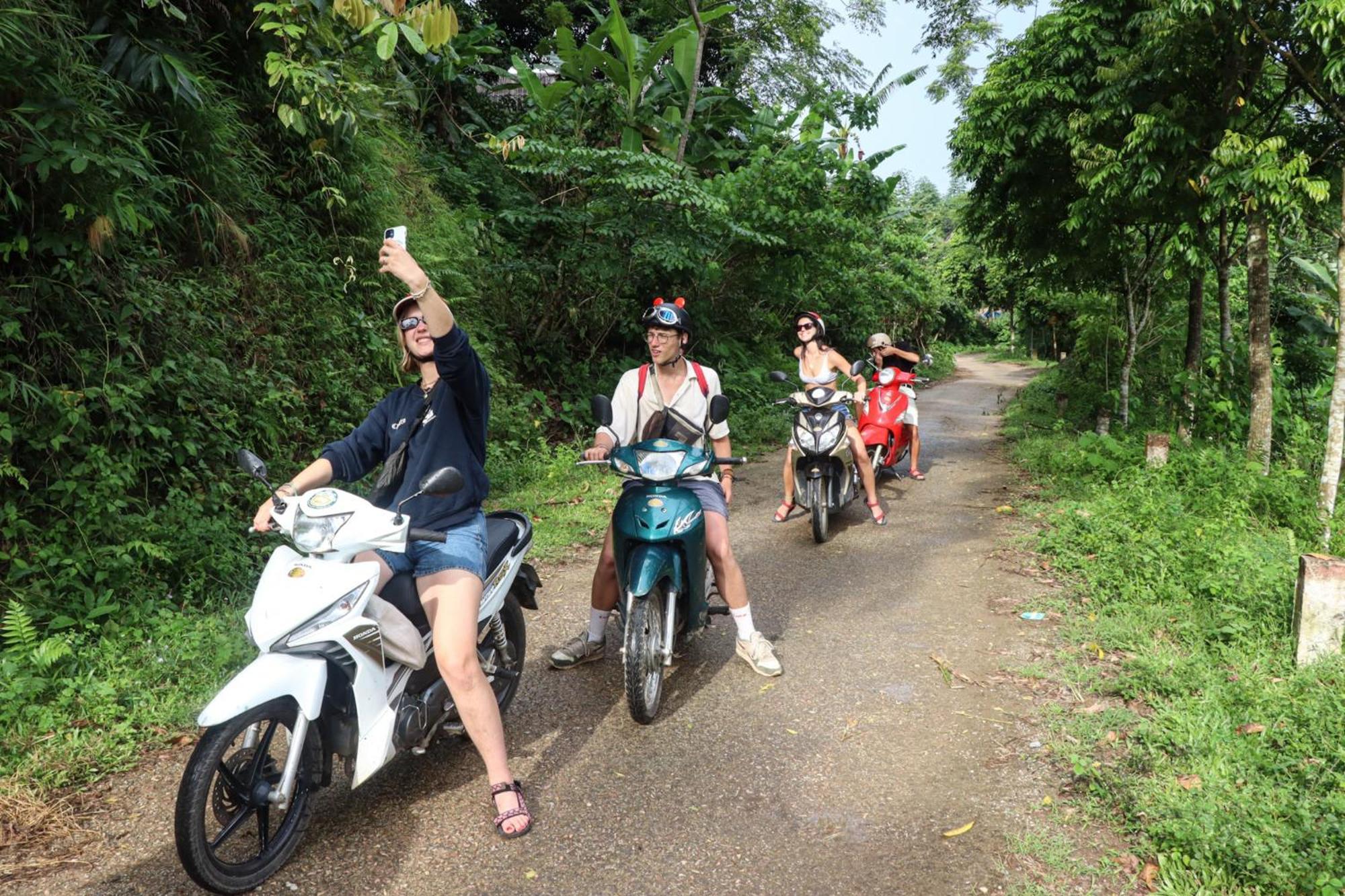 Nha Tan - Mai Chau Homestay And Tours Exteriör bild