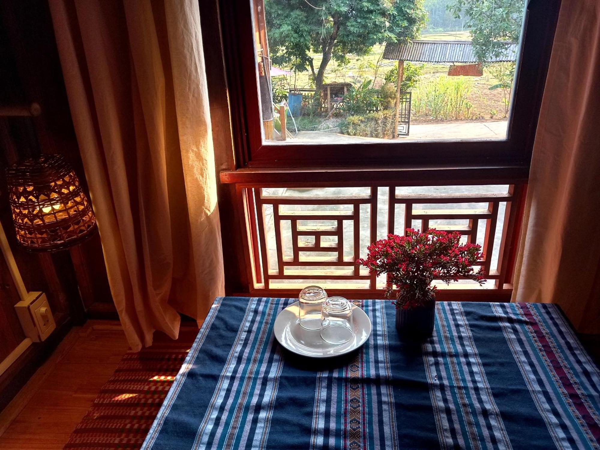Nha Tan - Mai Chau Homestay And Tours Exteriör bild