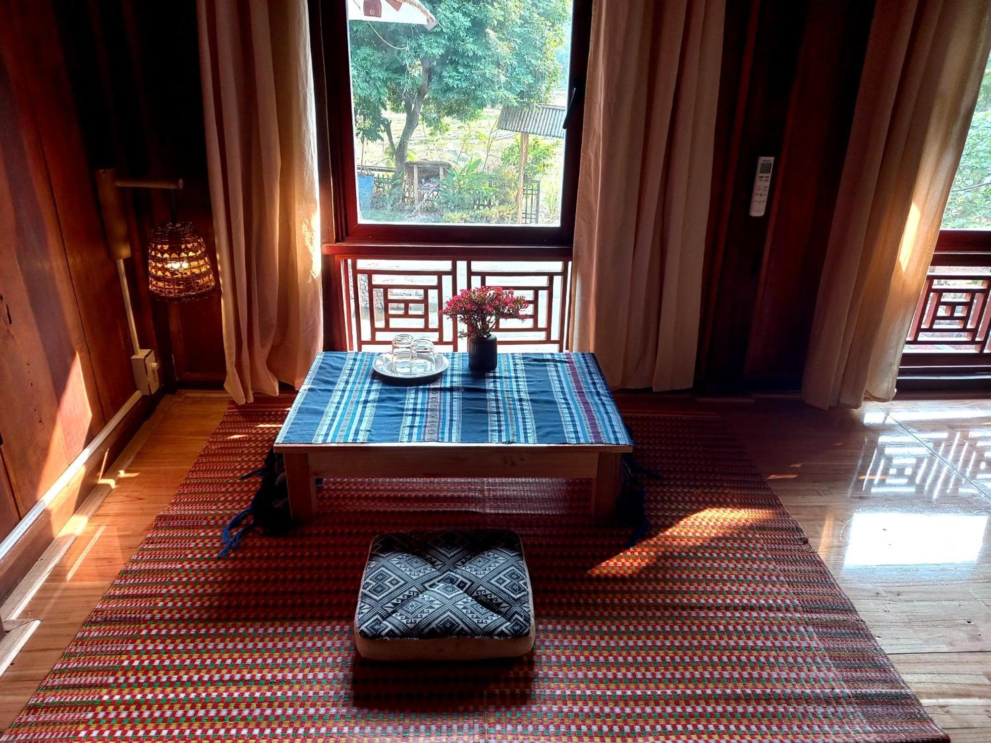 Nha Tan - Mai Chau Homestay And Tours Exteriör bild