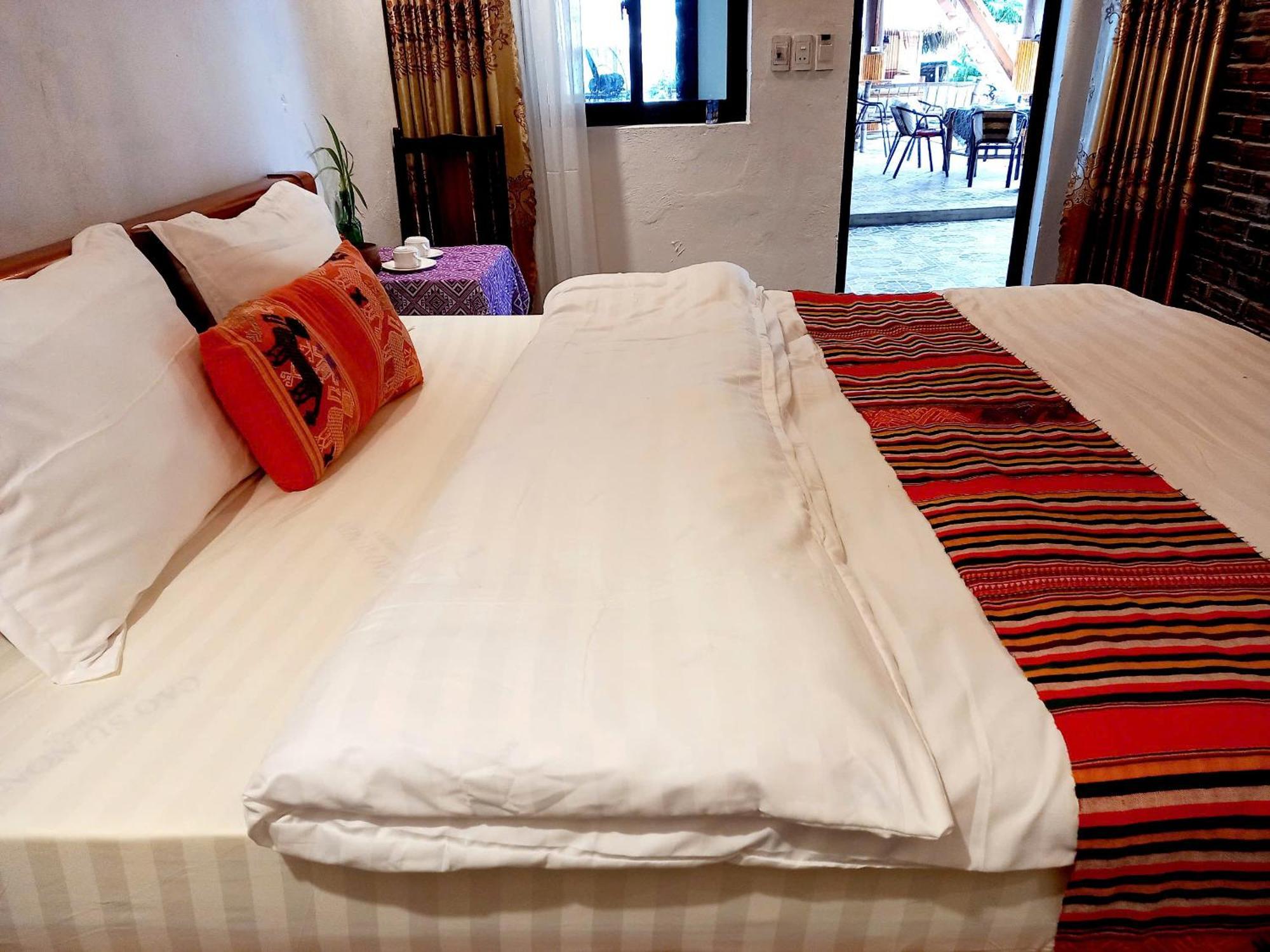 Nha Tan - Mai Chau Homestay And Tours Exteriör bild