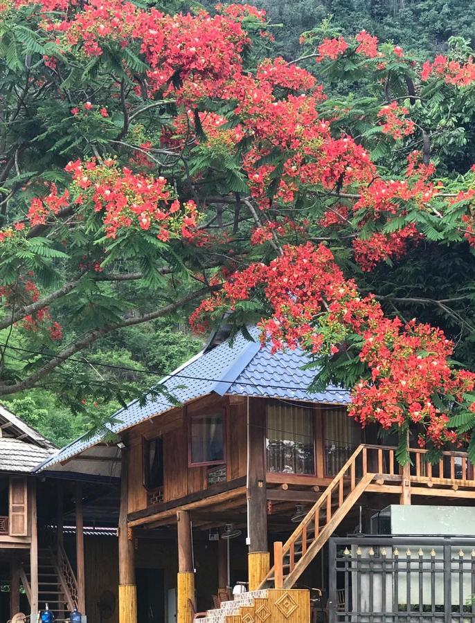 Nha Tan - Mai Chau Homestay And Tours Exteriör bild